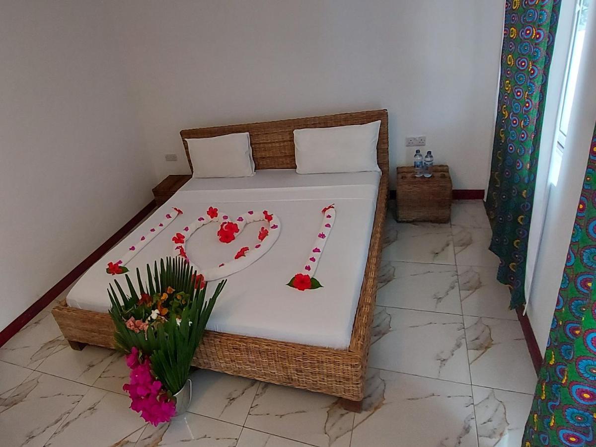 Albatross Ocean View Hotel Dongwe Szoba fotó