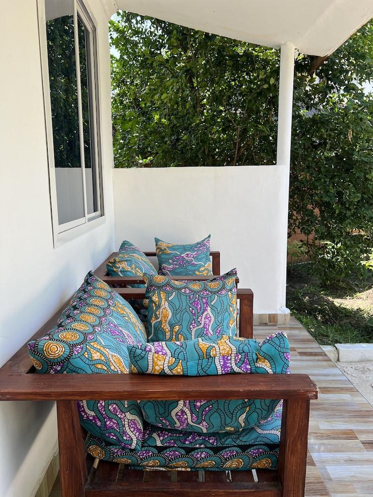 Albatross Ocean View Hotel Dongwe Kültér fotó