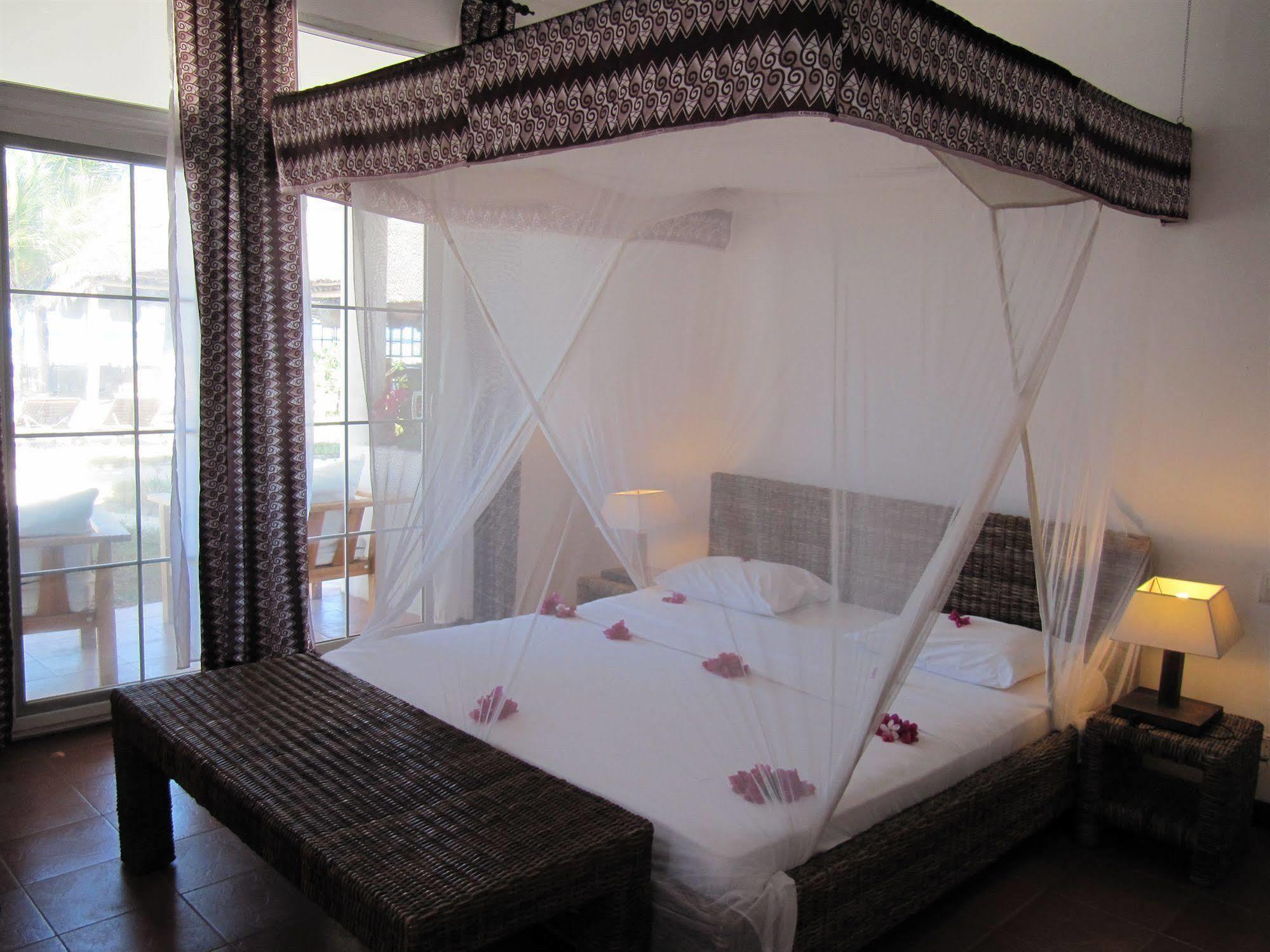 Albatross Ocean View Hotel Dongwe Kültér fotó